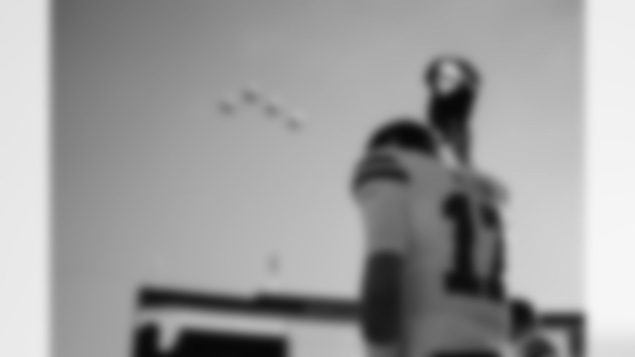 Josh Allen (17). Buffalo Bills vs Denver Broncos, Divisional Game, January 17, 2026 at Empower Field at Mile High.