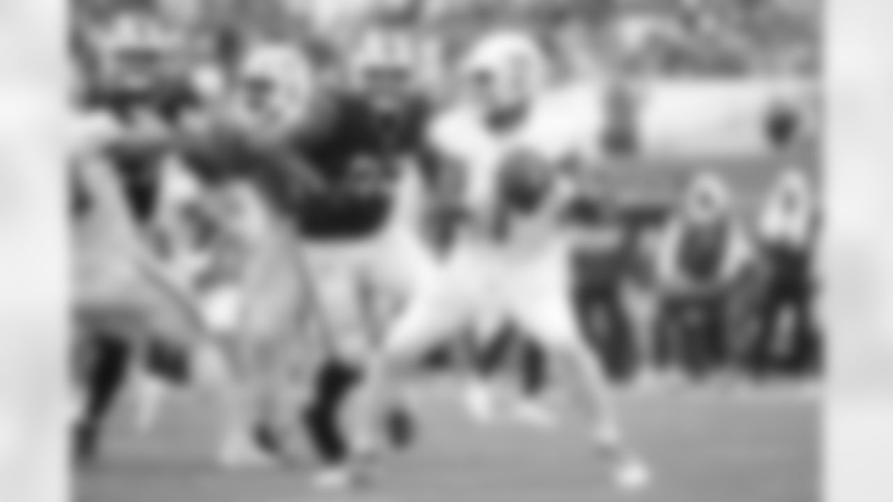 Miami Dolphins vs Buffalo Bills, Regular Season, November 09, 2025 at Hard Rock Stadium.