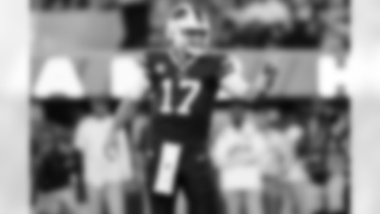 Josh Allen (17). Buffalo Bills vs Los Angeles Rams, Week 1, September 8, 2022 at SoFi Stadium.