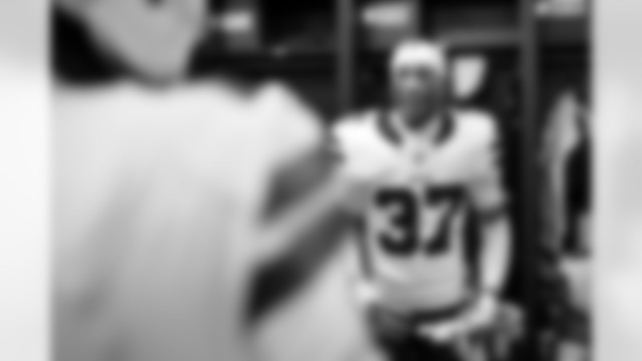 New England Patriots vs Buffalo Bills, Regular Season, December 14, 2025 at Gillette Stadium.