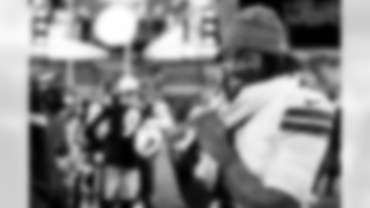 Pittsburgh Steelers vs Buffalo Bills, Regular Season, November 30, 2025 at Acrisure Stadium.