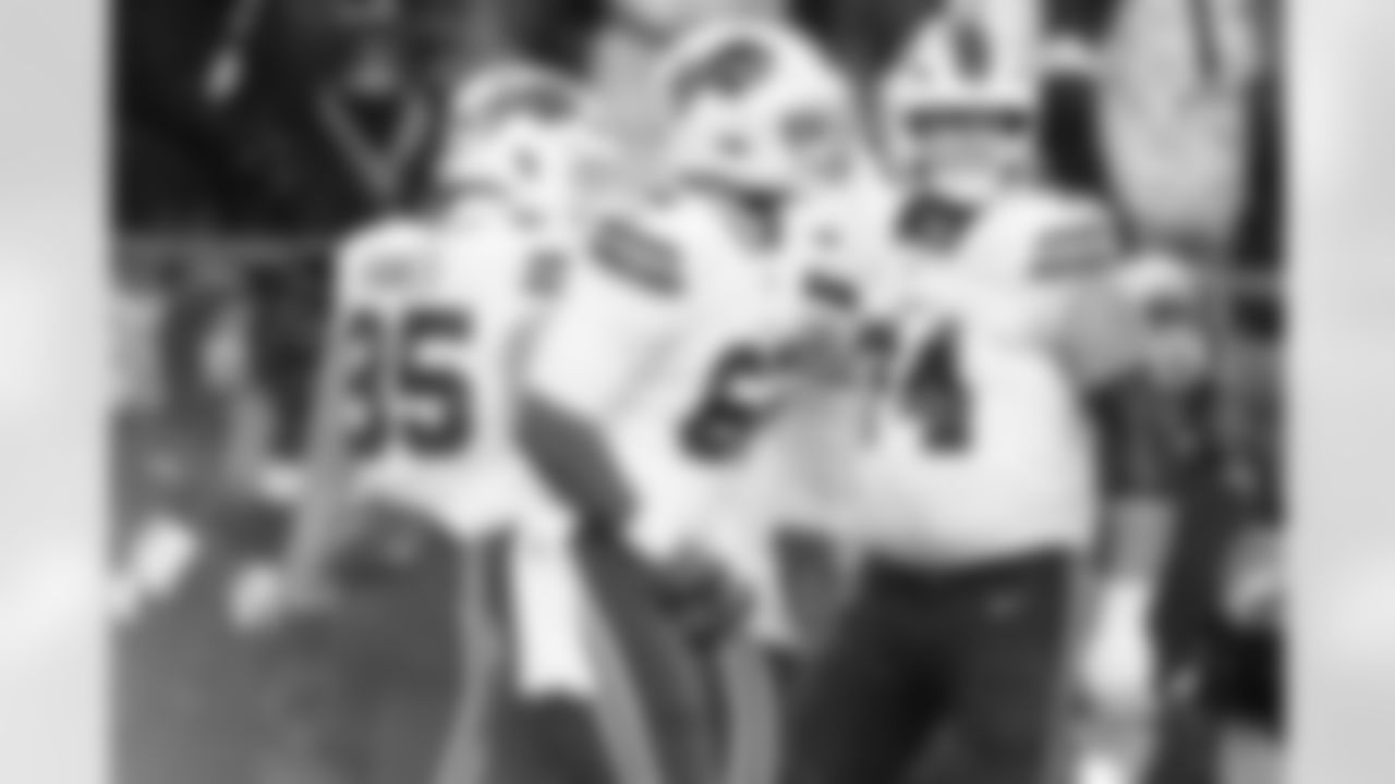 New England Patriots vs Buffalo Bills, Regular Season, December 14, 2025 at Gillette Stadium.