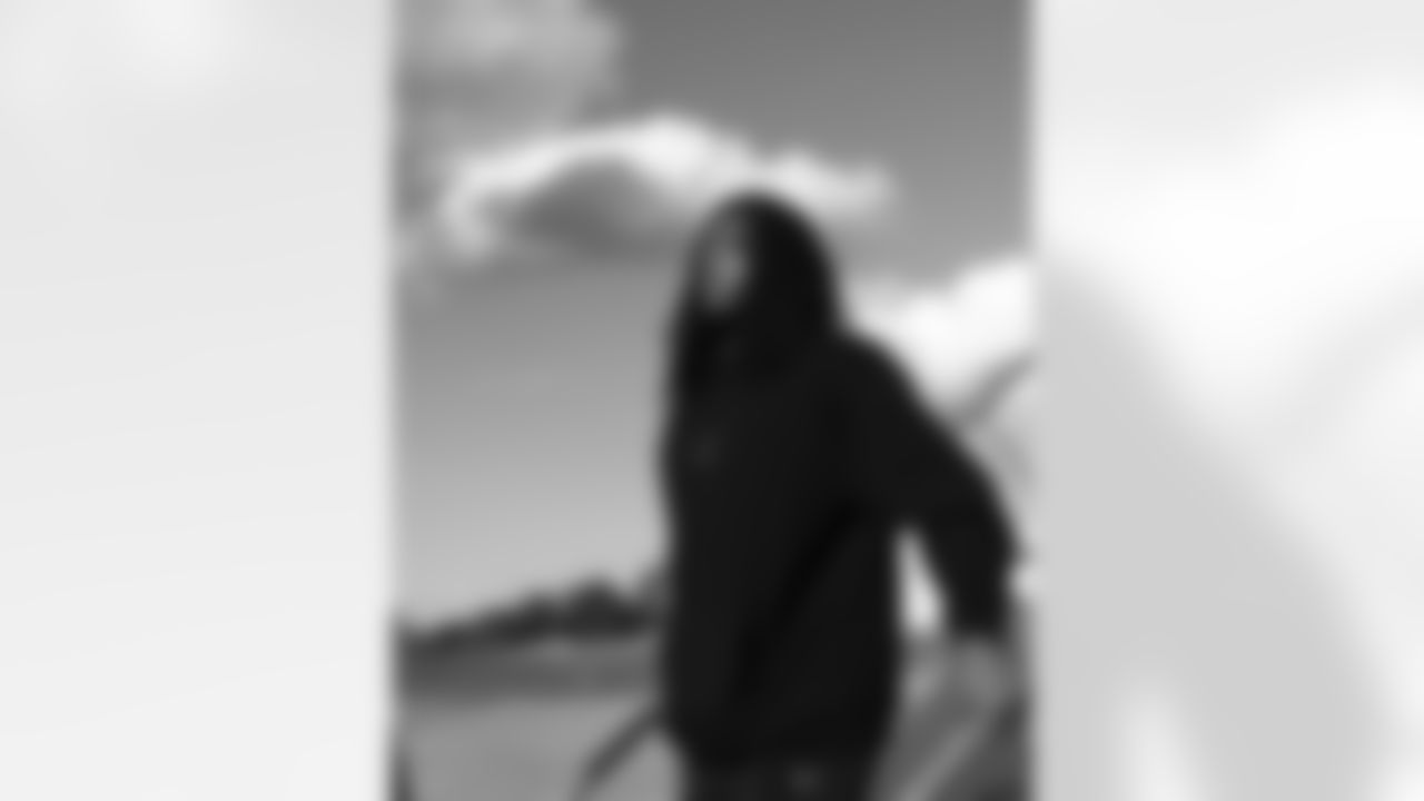 Dorian Williams (42). Buffalo Bills arrive in Jacksonville, January 10, 2026.