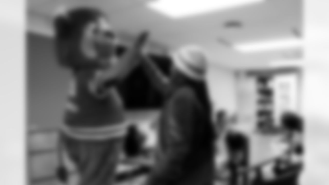 Free Mobile Food Markets, November 01, 2025 at #94 West Hertel Academy.