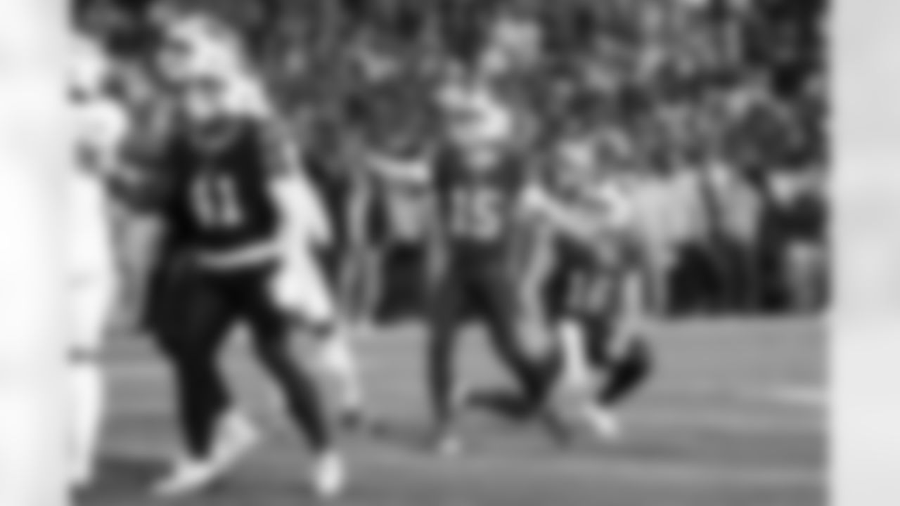 Buffalo Bills vs Miami Dolphins, Regular Season, September 18, 2025 at Highmark Stadium.