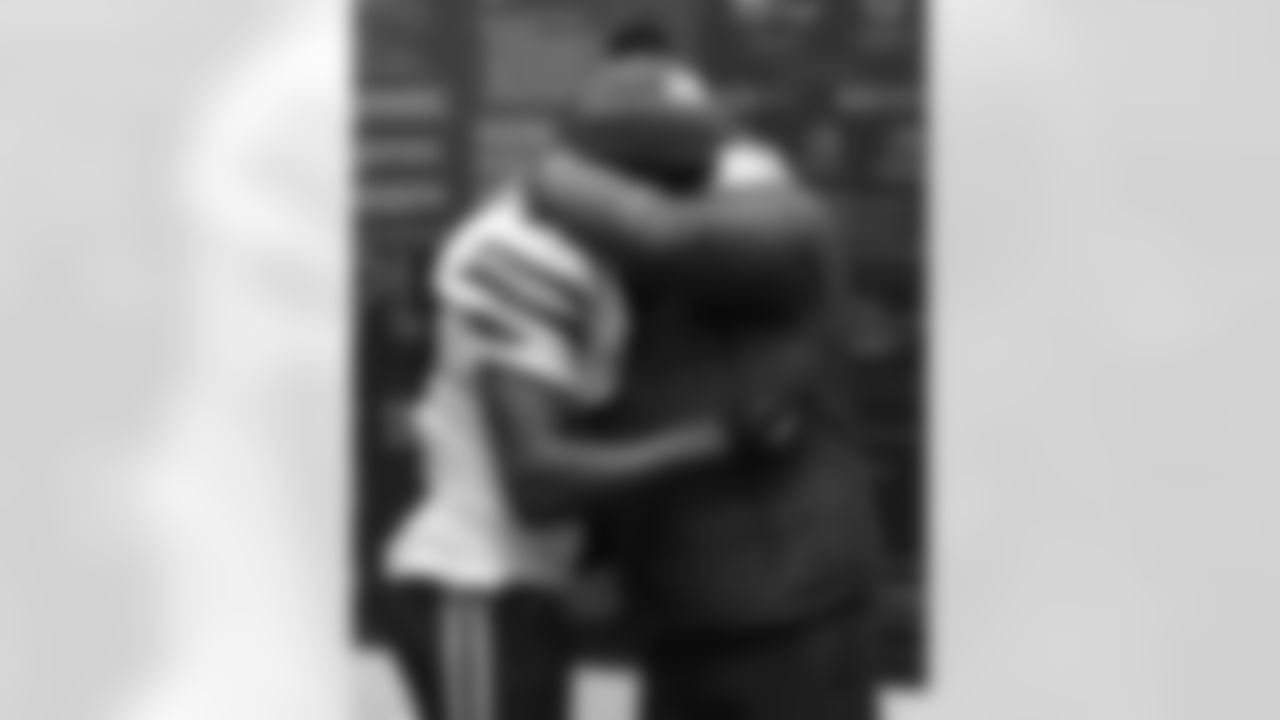 Cleveland Browns vs Buffalo Bills, Regular Season, December 21, 2025 at Huntington Bank Field.