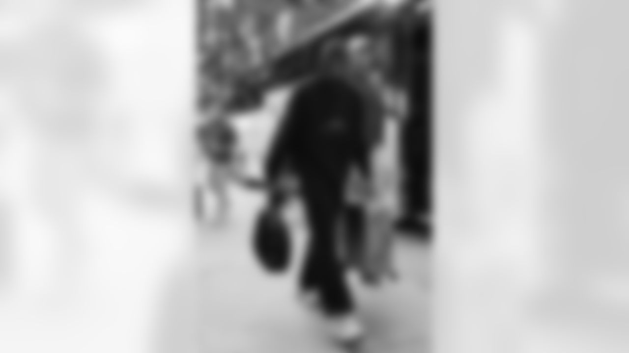 Miami Dolphins vs Buffalo Bills, Regular Season, November 09, 2025 at Hard Rock Stadium.