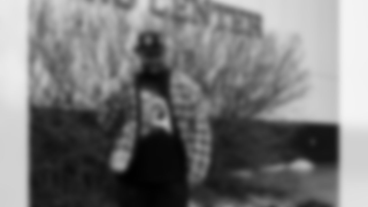 Buffalo Bills vs Philadelphia Eagles, Regular Season, December 28, 2025 at Highmark Stadium.