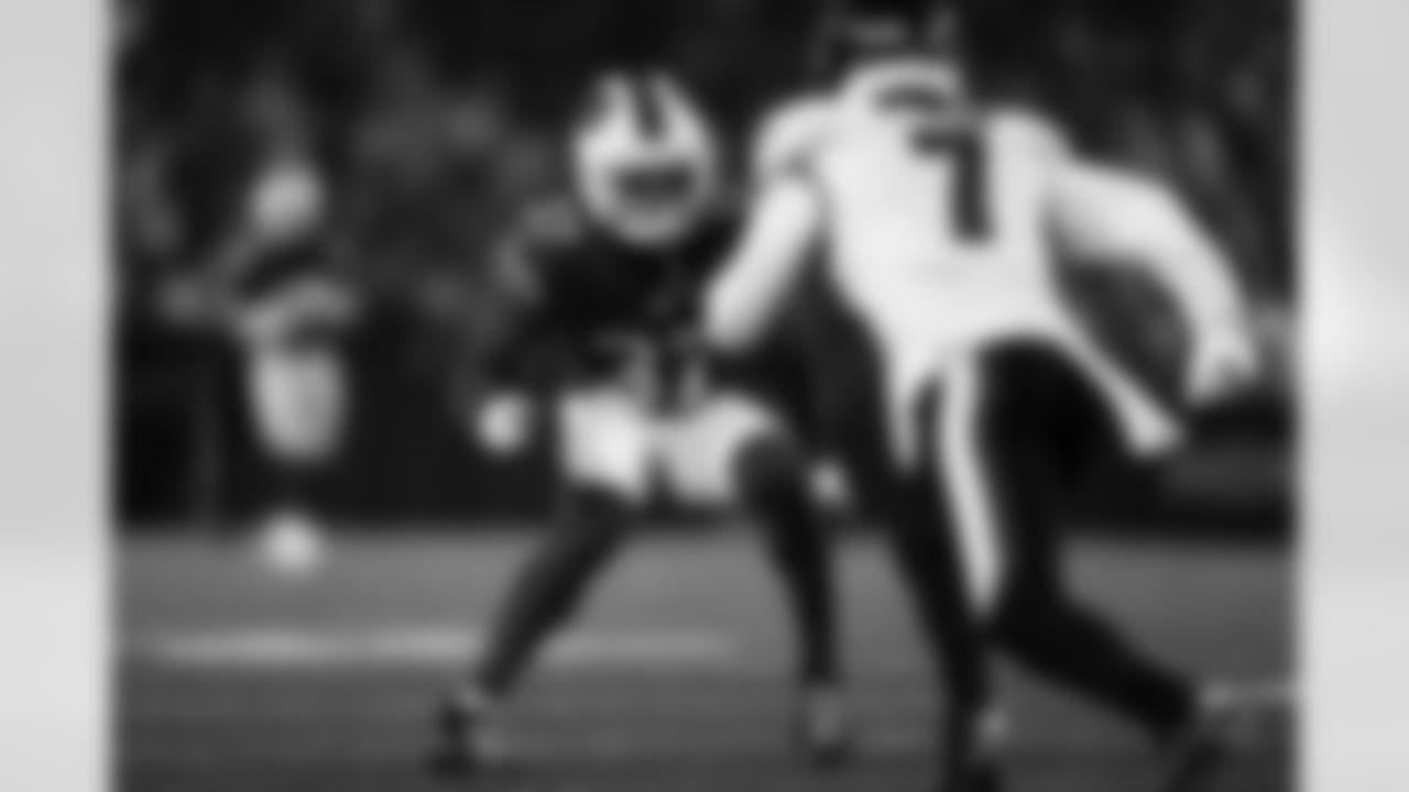 Buffalo Bills vs Philadelphia Eagles, Regular Season, December 28, 2025 at Highmark Stadium.