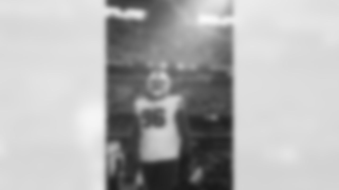 Cleveland Browns vs Buffalo Bills, Regular Season, December 21, 2025 at Huntington Bank Field.