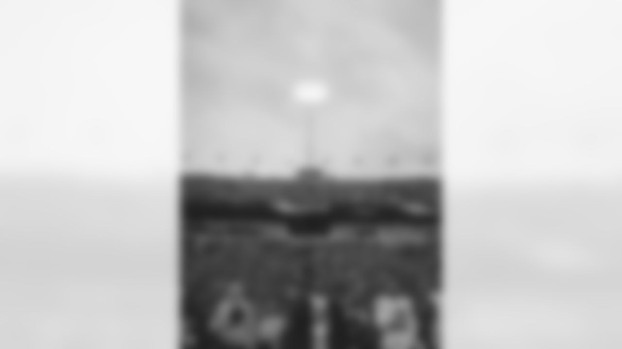 Buffalo Bills vs Tampa Bay Buccaneers, Regular Season, November 17, 2025 at Highmark Stadium.