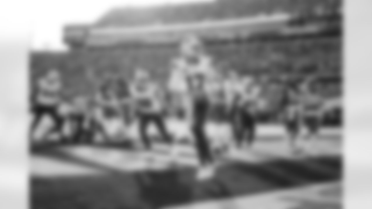 Josh Allen (17). Buffalo Bills vs Jacksonville Jaguars, Wild Card Weekend, January 11, 2026 at EverBank Stadium.