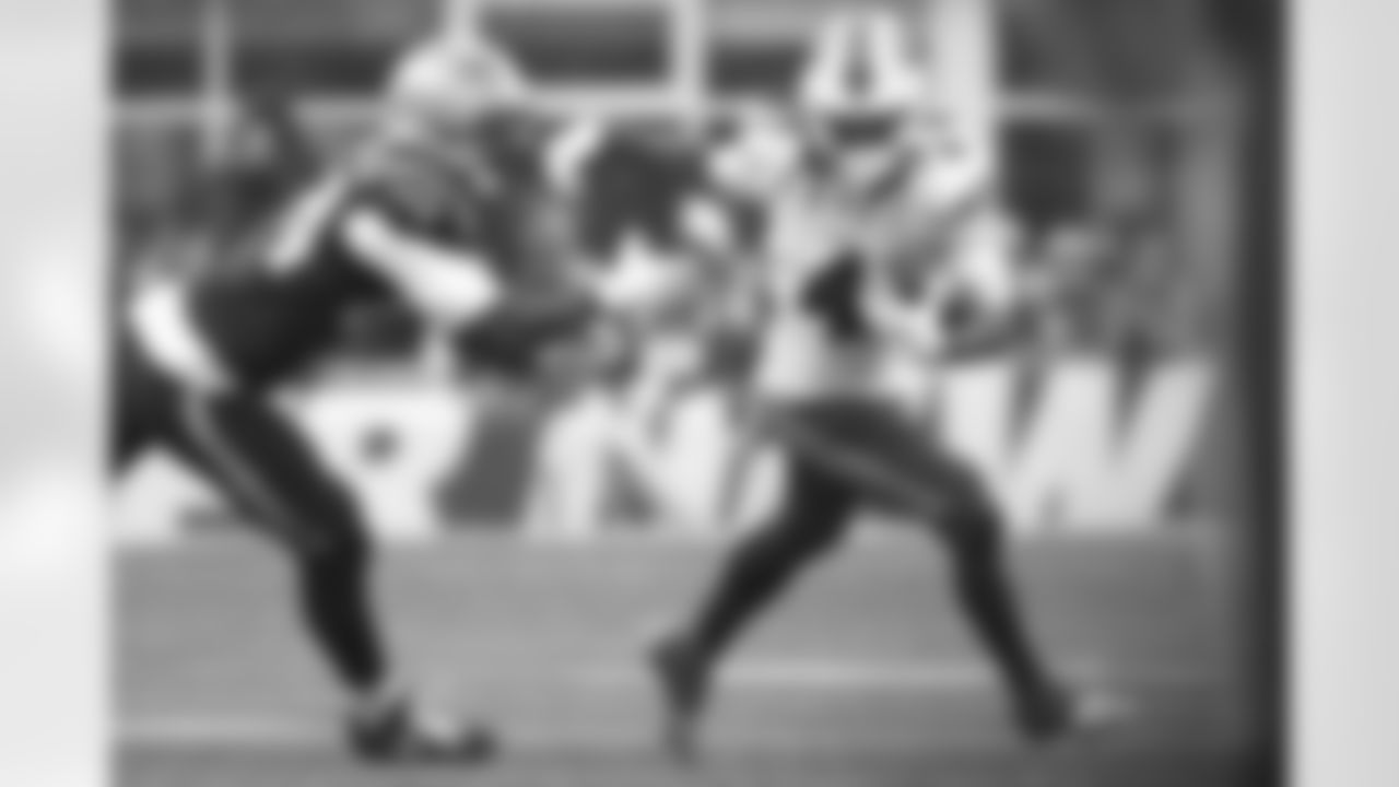 New England Patriots vs Buffalo Bills, Regular Season, December 14, 2025 at Gillette Stadium.