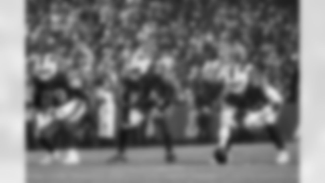 Buffalo Bills vs Philadelphia Eagles, Regular Season, December 28, 2025 at Highmark Stadium.