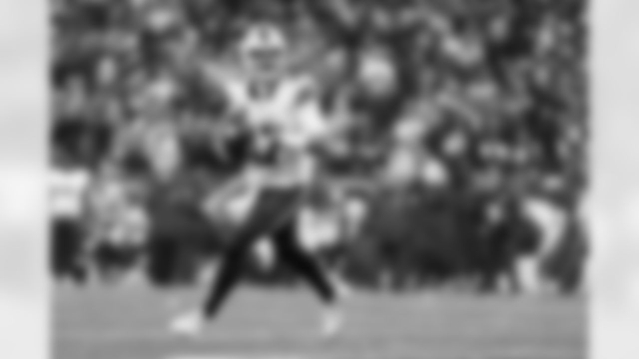 New England Patriots vs Buffalo Bills, Regular Season, December 14, 2025 at Gillette Stadium.