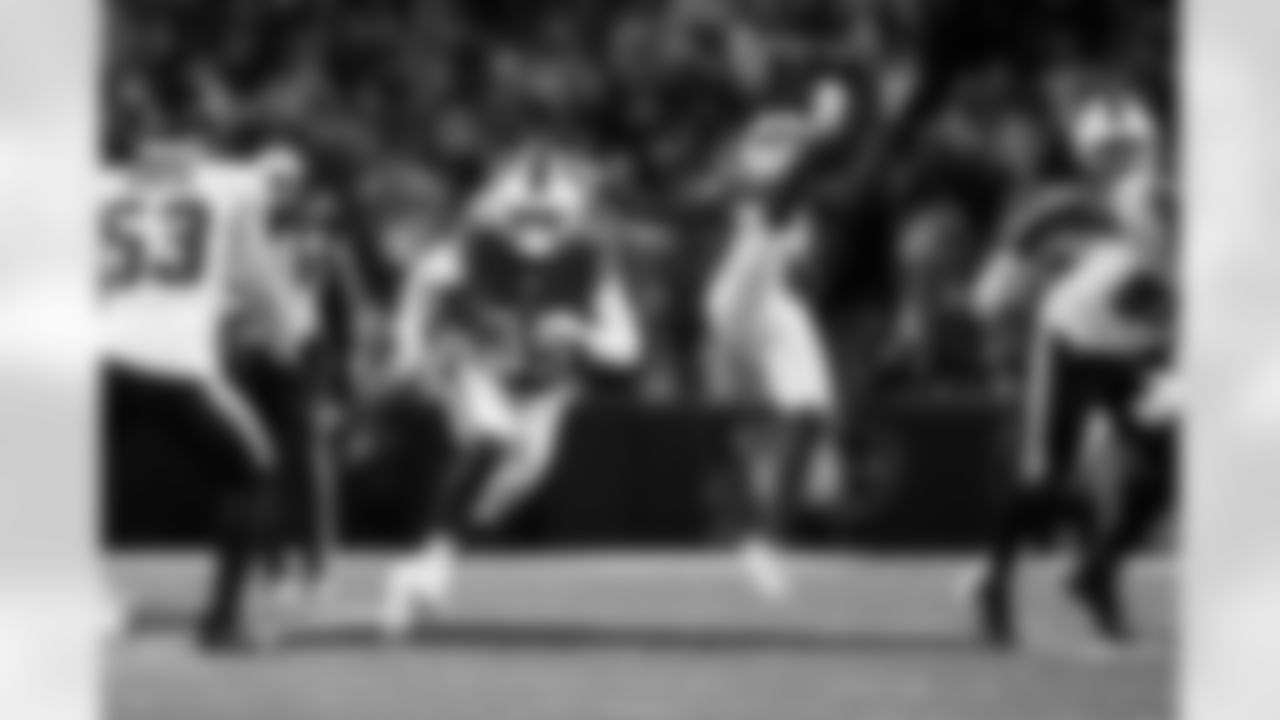 Buffalo Bills vs Philadelphia Eagles, Regular Season, December 28, 2025 at Highmark Stadium.