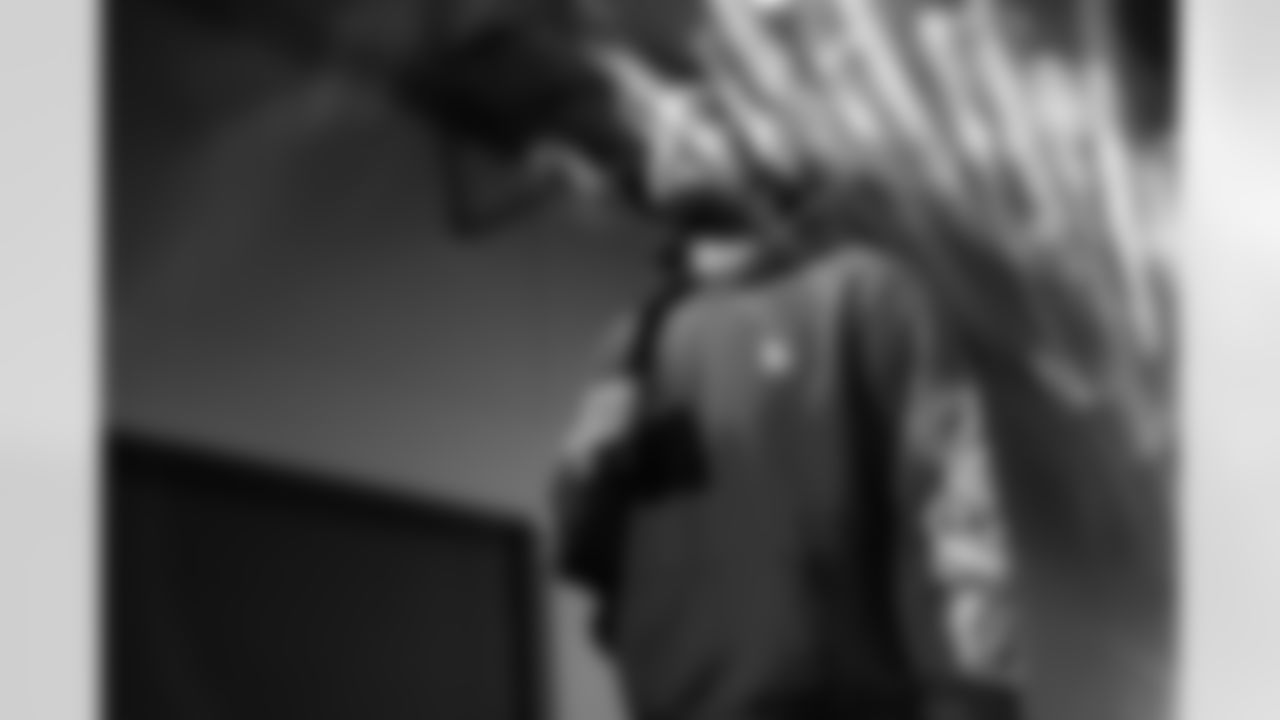 Pittsburgh Steelers vs Buffalo Bills, Regular Season, November 30, 2025 at Acrisure Stadium.