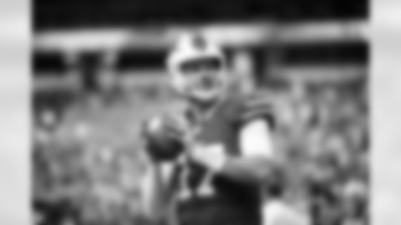 Miami Dolphins vs Buffalo Bills, Regular Season, November 09, 2025 at Hard Rock Stadium.