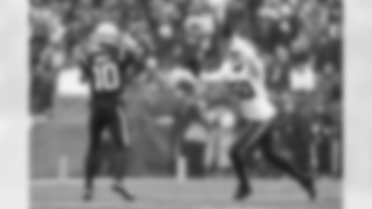 New England Patriots vs Buffalo Bills, Regular Season, December 14, 2025 at Gillette Stadium.