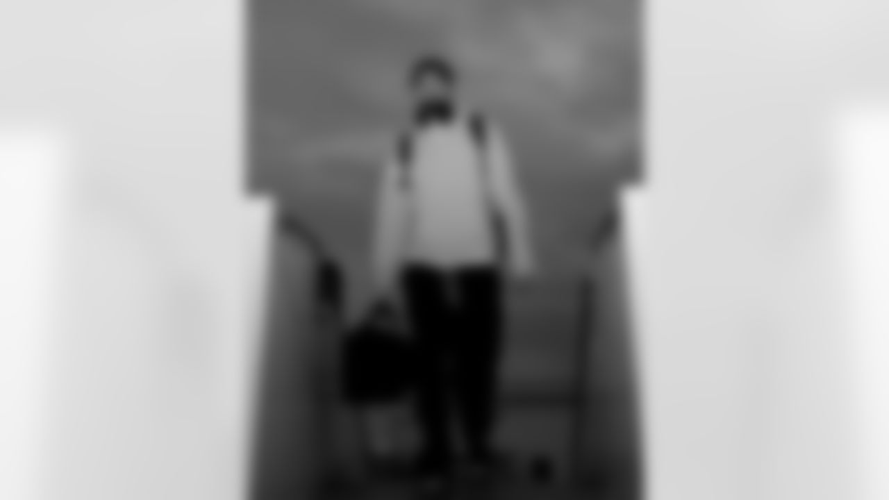 Keleki Latu (83). Buffalo Bills travel to Pittsburgh, November 29, 2025 at Buffalo Niagara International Airport.