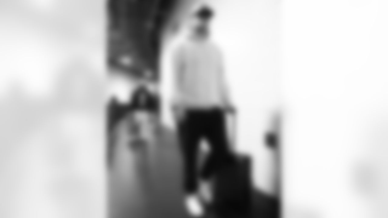 Pittsburgh Steelers vs Buffalo Bills, Regular Season, November 30, 2025 at Acrisure Stadium.