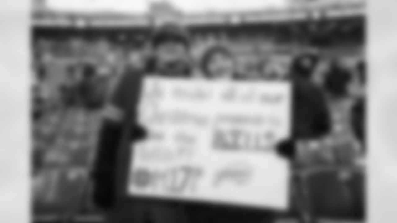 Buffalo Bills vs Philadelphia Eagles, Regular Season, December 28, 2025 at Highmark Stadium.