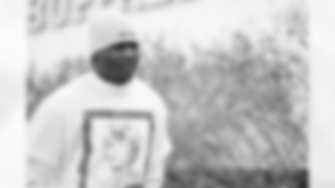 Buffalo Bills vs Tampa Bay Buccaneers, Regular Season, November 16, 2025 at Highmark Stadium.