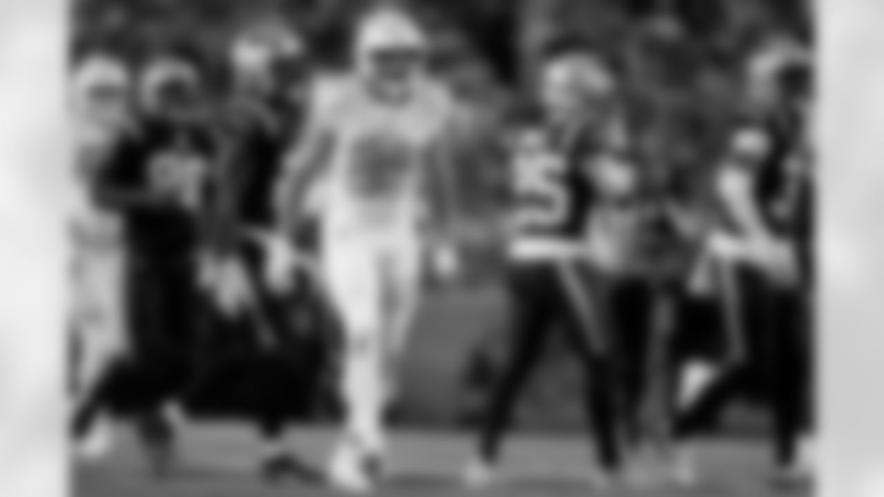 Dalton Kincaid (86). Buffalo Bills vs New England Patriots, Regular Season, October 05, 2025 at Highmark Stadium.