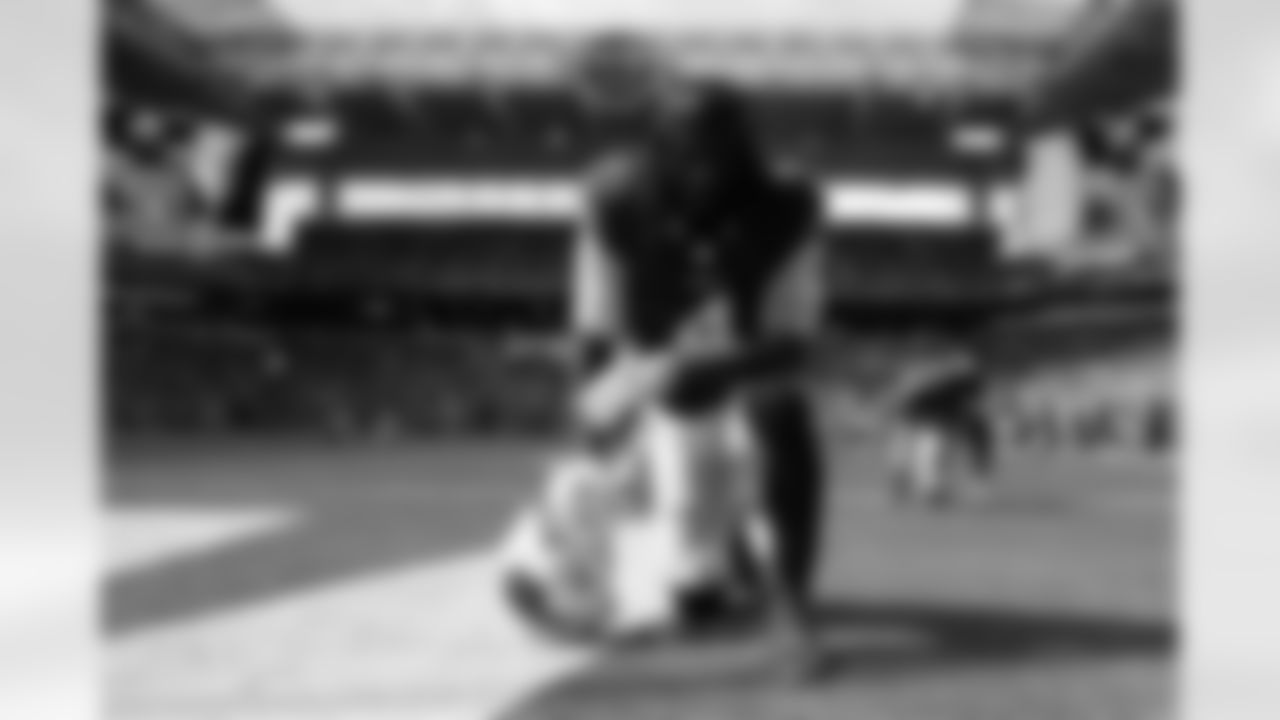 Miami Dolphins vs Buffalo Bills, Regular Season, November 09, 2025 at Hard Rock Stadium.