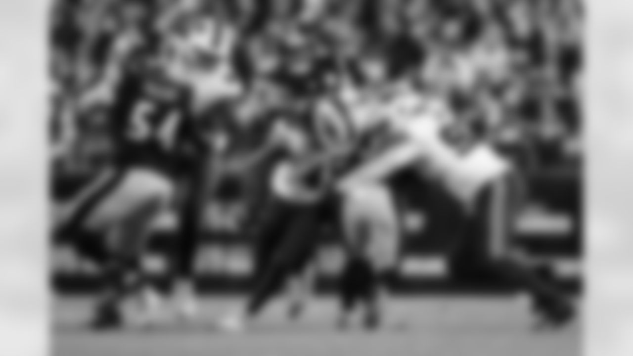 Pittsburgh Steelers vs Buffalo Bills, Regular Season, November 30, 2025 at Acrisure Stadium.