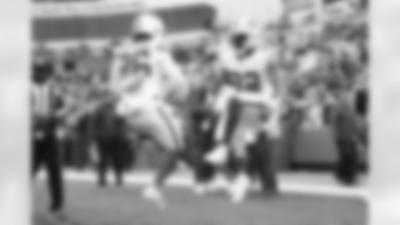 Buffalo Bills vs Tampa Bay Buccaneers, Regular Season, November 16, 2025 at Highmark Stadium.