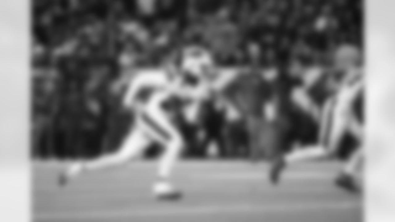 Houston Texans vs Buffalo Bills, Regular Season, November 20, 2025 at NRG Stadium.