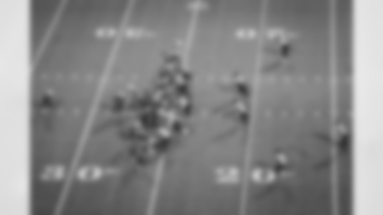 Reggie Gilliam (41), Jackson Hawes (85), Josh Allen (17), James Cook (4), Dawson Knox (88), Spencer Brown (79), Connor McGovern (66), David Edwards (76), Dion Dawkins (73). Buffalo Bills vs Baltimore Ravens, Regular Season, September 07, 2025 at Highmark Stadium.