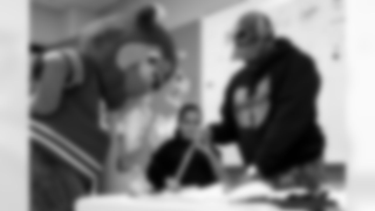 Free Mobile Food Markets, November 01, 2025 at #94 West Hertel Academy.