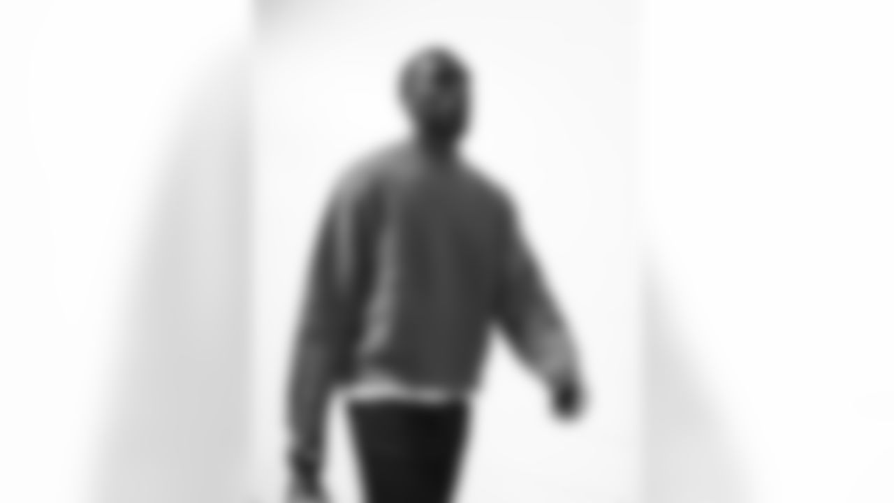 Pittsburgh Steelers vs Buffalo Bills, Regular Season, November 30, 2025 at Acrisure Stadium.