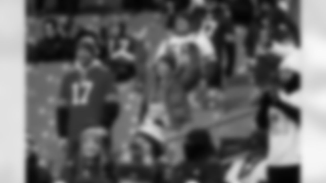 Cleveland Browns vs Buffalo Bills, Regular Season, December 21, 2025 at Huntington Bank Field.