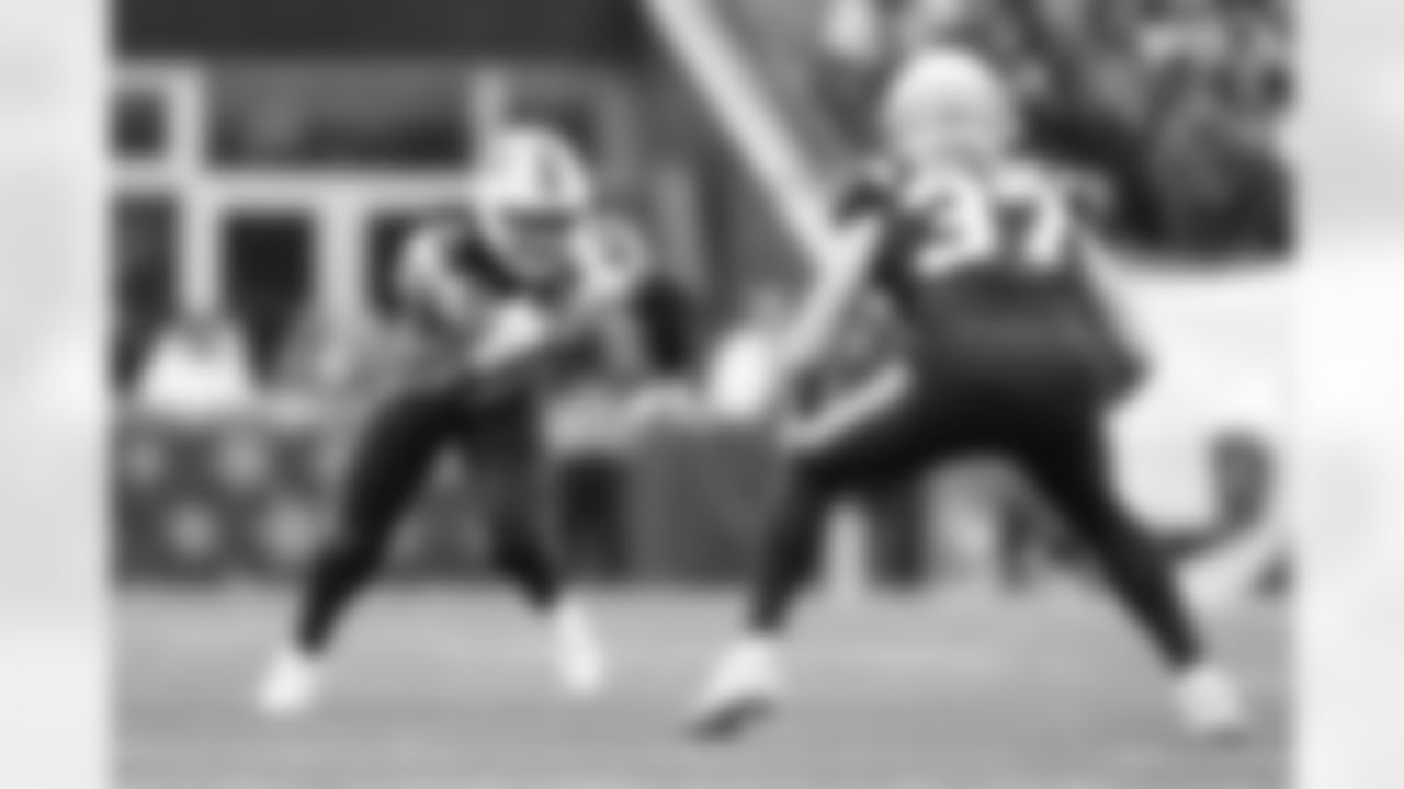 New England Patriots vs Buffalo Bills, Regular Season, December 14, 2025 at Gillette Stadium.