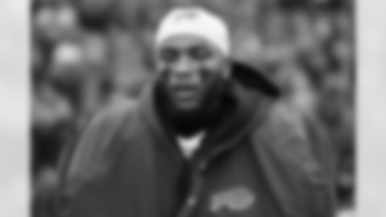 New England Patriots vs Buffalo Bills, Regular Season, December 14, 2025 at Gillette Stadium.