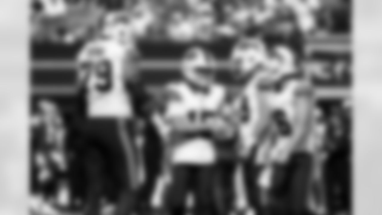 New York Jets vs Buffalo Bills, Regular Season, September 14, 2025 at Metlife Stadium.