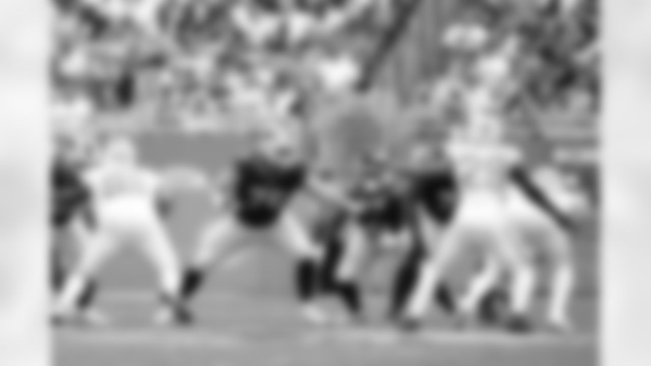 Miami Dolphins vs Buffalo Bills, Regular Season, November 09, 2025 at Hard Rock Stadium.