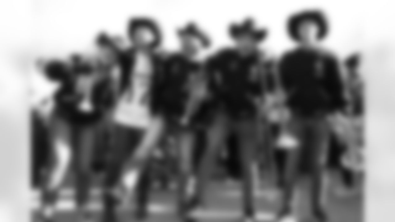 Buffalo Bills vs Tampa Bay Buccaneers, Regular Season, November 16, 2025 at Highmark Stadium.