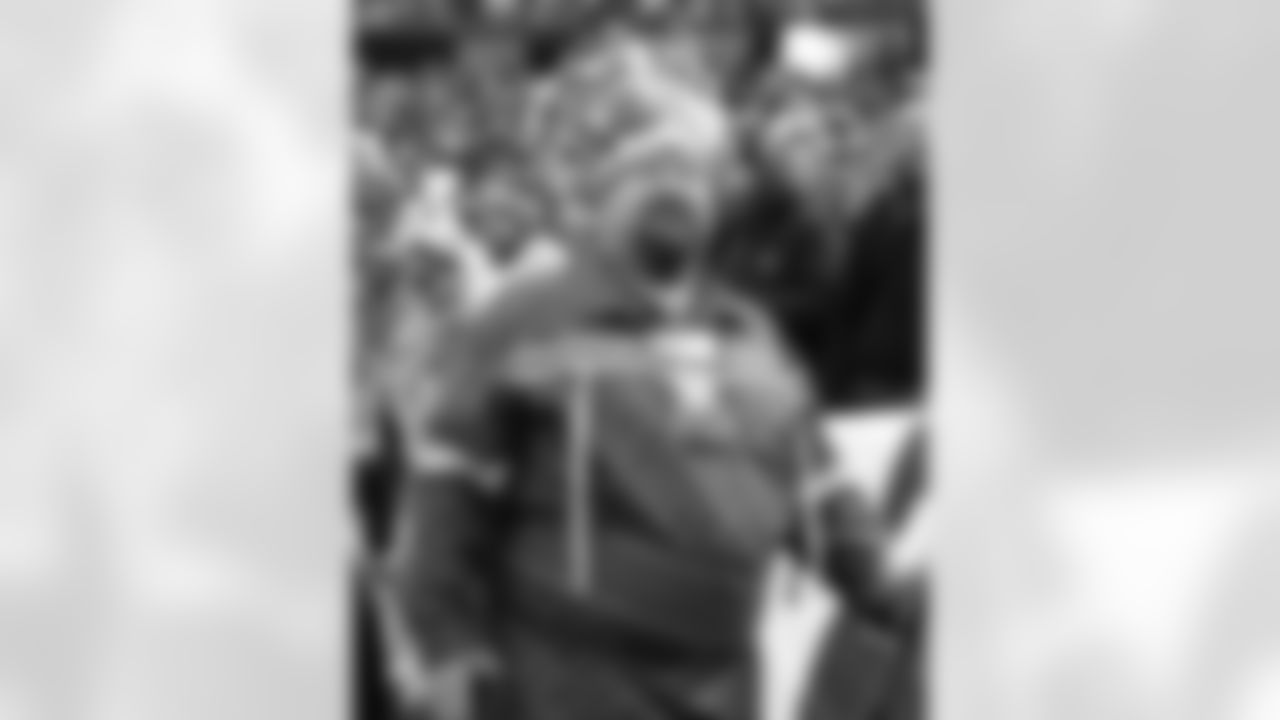 Buffalo Bills vs Tampa Bay Buccaneers, Regular Season, November 16, 2025 at Highmark Stadium.