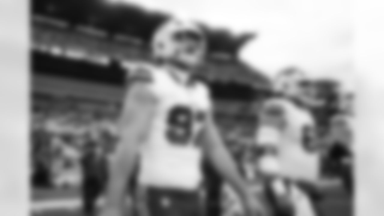 Pittsburgh Steelers vs Buffalo Bills, Regular Season, November 30, 2025 at Acrisure Stadium.