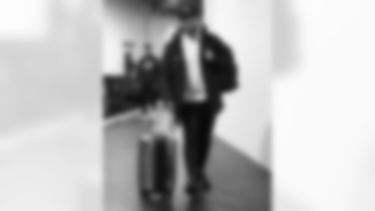 Pittsburgh Steelers vs Buffalo Bills, Regular Season, November 30, 2025 at Acrisure Stadium.