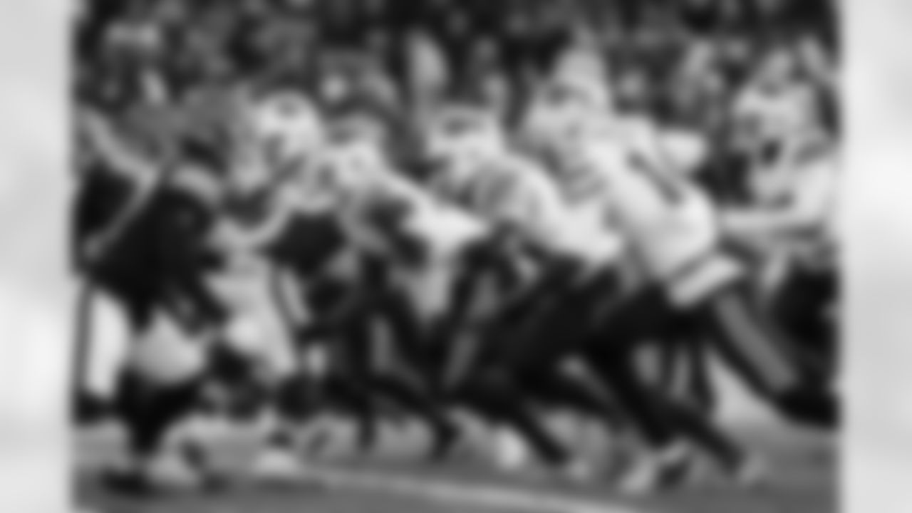 Cleveland Browns vs Buffalo Bills, Regular Season, December 21, 2025 at Huntington Bank Field.