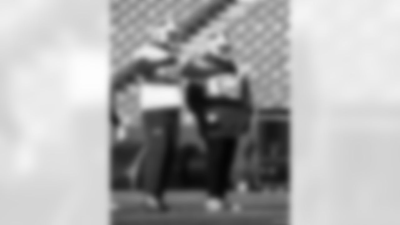 Jordan Phillips (52). Buffalo Bills Week 14 Practice, December 05, 2025 at Highmark Stadium.