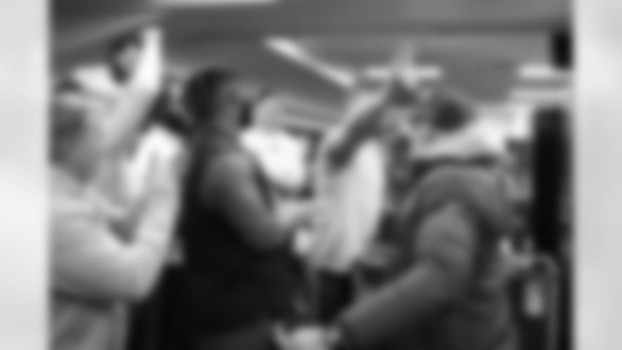 Pittsburgh Steelers vs Buffalo Bills, Regular Season, November 30, 2025 at Acrisure Stadium.