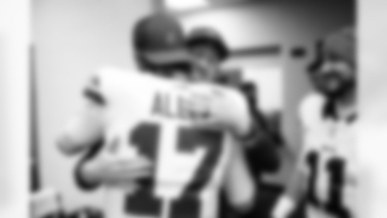 Pittsburgh Steelers vs Buffalo Bills, Regular Season, November 28, 2025 at Acrisure Stadium.