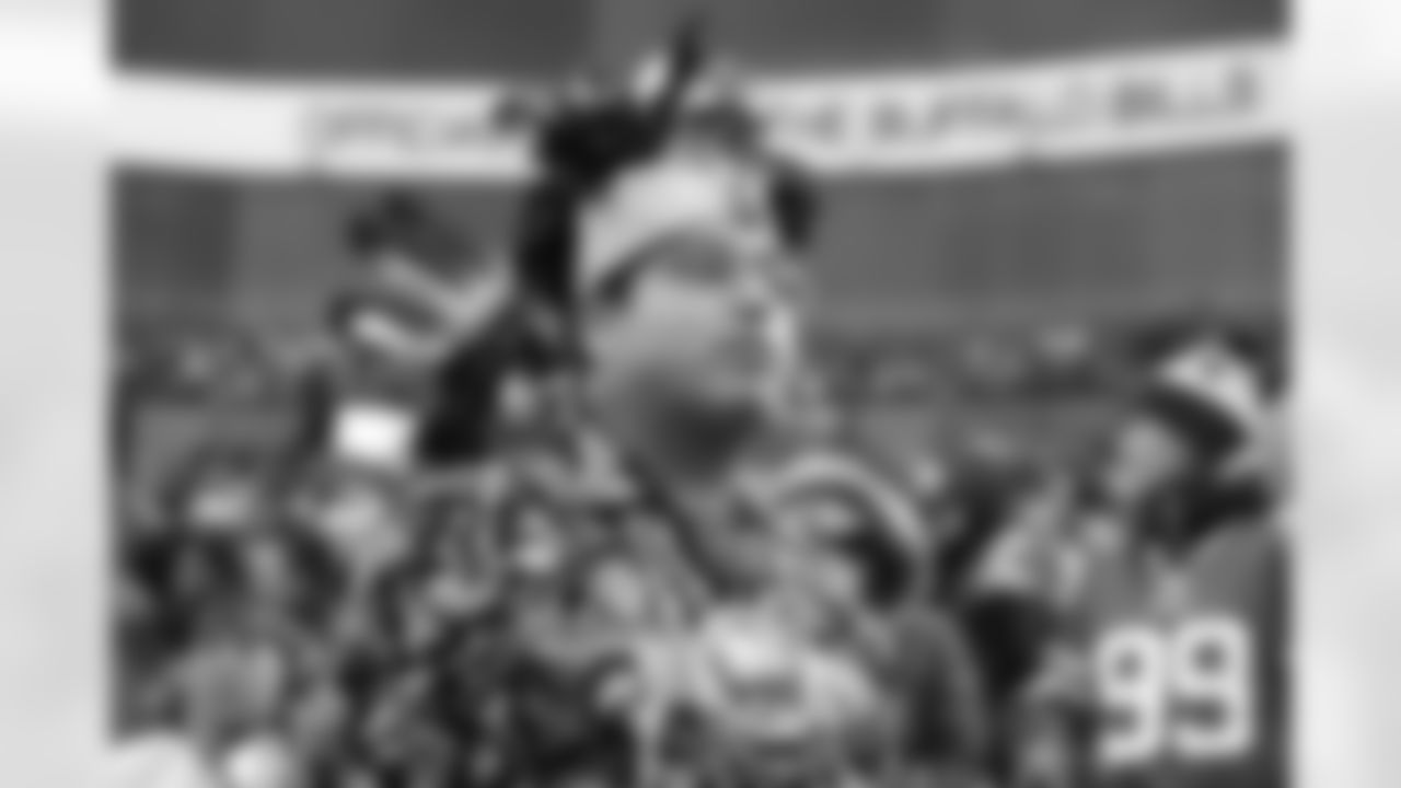 Buffalo Bills vs Tampa Bay Buccaneers, Regular Season, November 16, 2025 at Highmark Stadium.