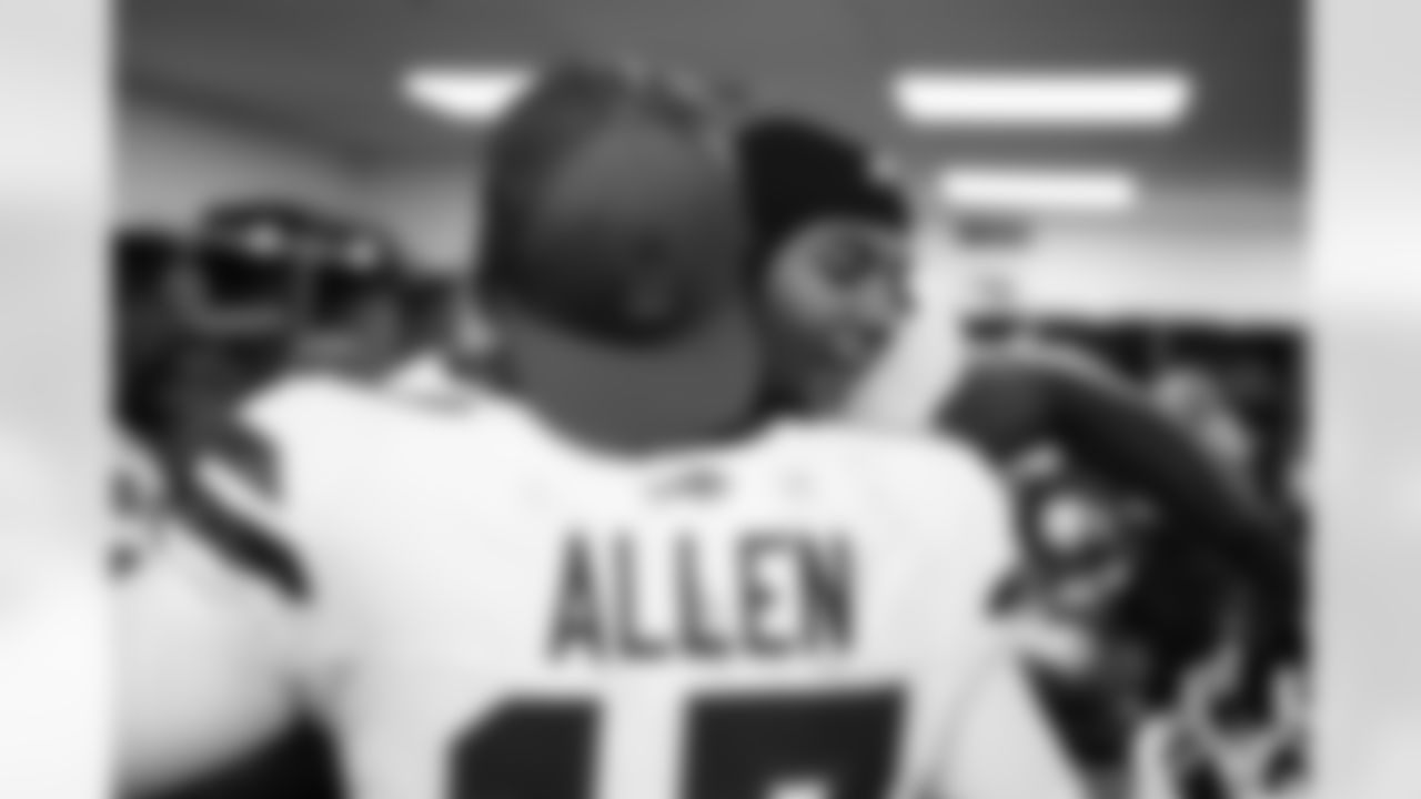 Pittsburgh Steelers vs Buffalo Bills, Regular Season, November 28, 2025 at Acrisure Stadium.